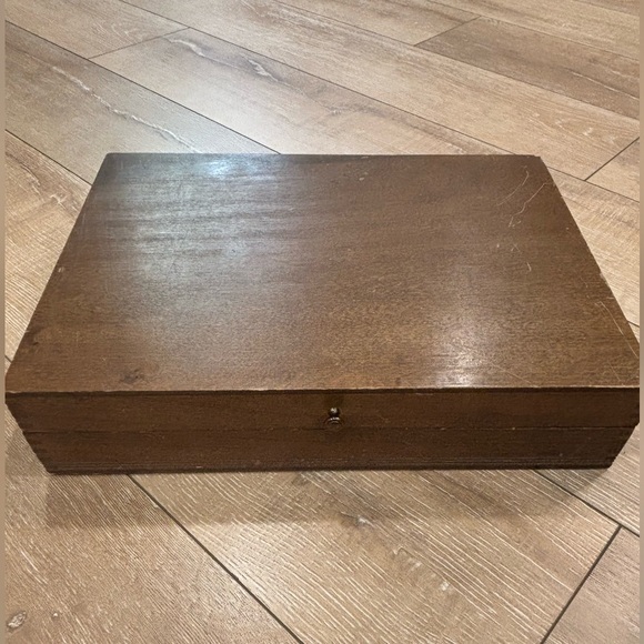 Oneida Community Spanish Crown 11 place setting set - Picture 5 of 5